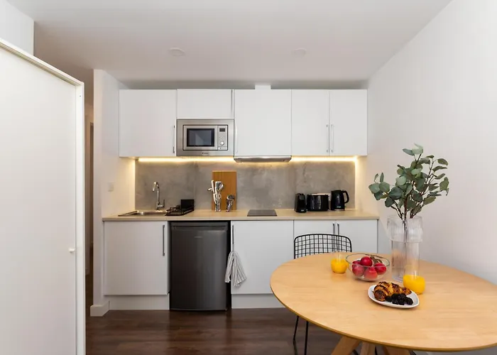 Modern Stylish & דירה