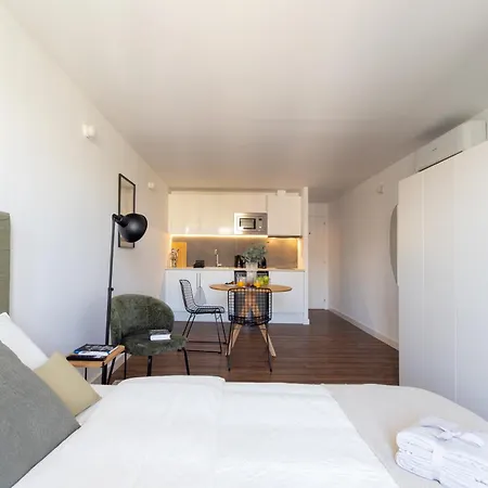 Modern Stylish & Barcelona