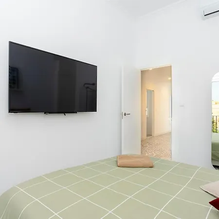 Apartment Modern Stylish &